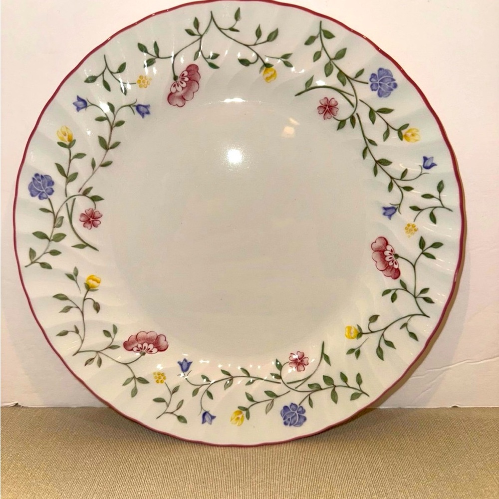 Johnson Bros Summer Chintz Dinner Plates - Set of 3- 9 3/4" One Chipped